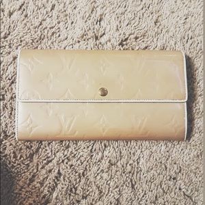 Louis Vuitton Vernis Porte Feuille Sarah Wallet